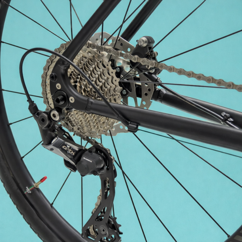 Bici corsa 28 uomo Shimano in alluminio nero personalizzabile